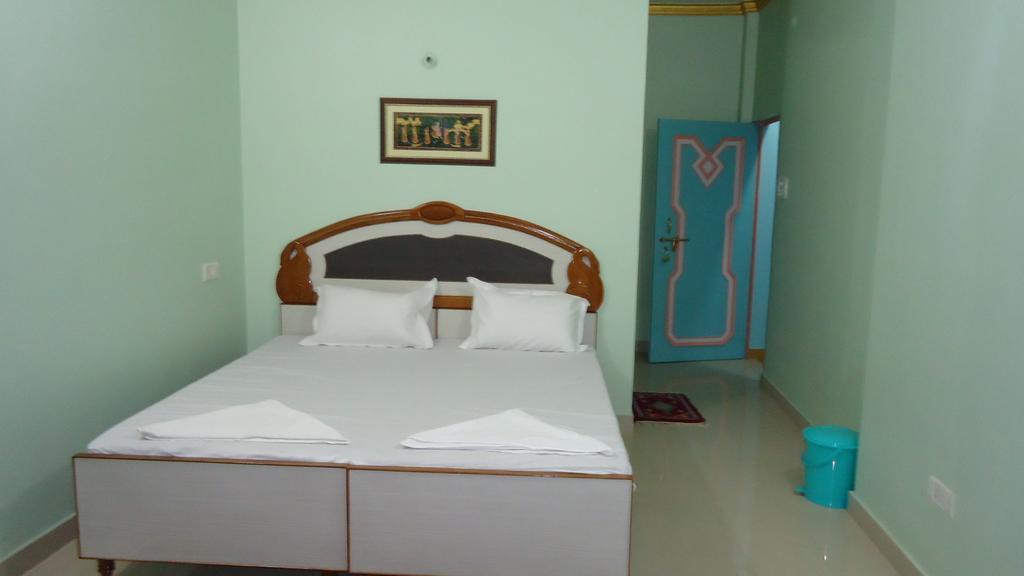 Krishna Paying Guest House Varanasi Oda fotoğraf